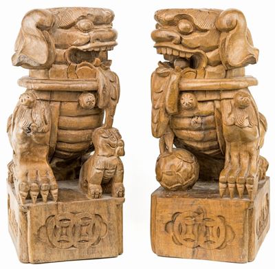 Coppia di Antiche Sculture in Legno