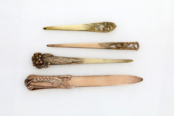 Quattro tagliacarte in bronzo dorato, Francia, Art Nouveau