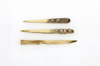 Tre Tagliacarte in Bronzo Dorato, Francia, Art Nouveau e Decò