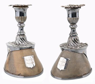 Coppia di Candelieri in Argento su Zoccolo di Cavallo, Inghilterra, Fine del XIX Secolo