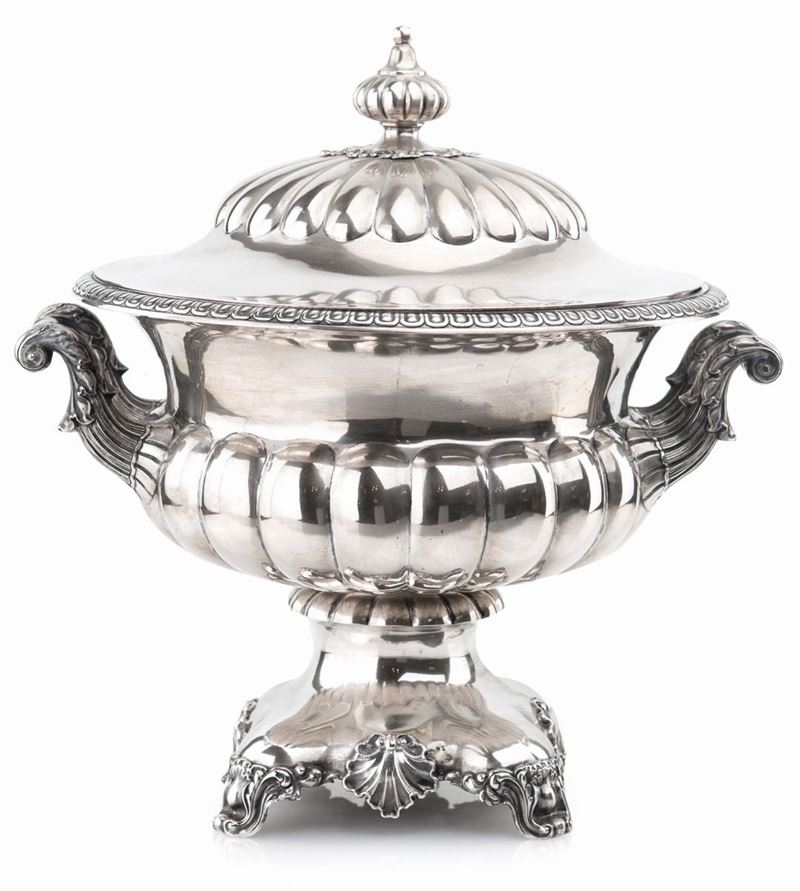 Grande Zuppiera in Argento con Coperchio, Germania, Prima Metà del XIX Secolo