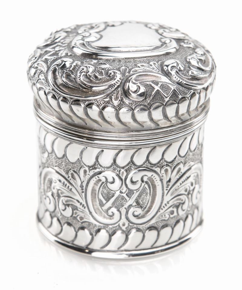 Scatola Porta Tè in Argento Sbalzato, Birmingham 1900, Argentiere H.h.