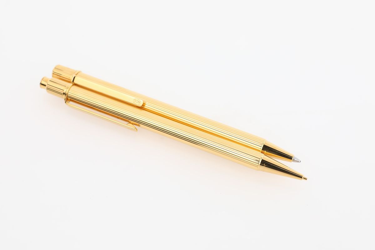 Must De Cartier, Penna a Sfera e Portamine Modello Stylos in Metallo Dorato e Portapenne in Pelle