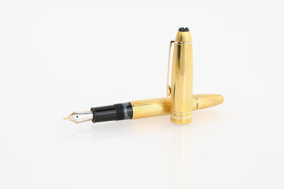 Montblanc Meisterstuck N°146 Solitaire, Penna Stilografica Placcata in Oro