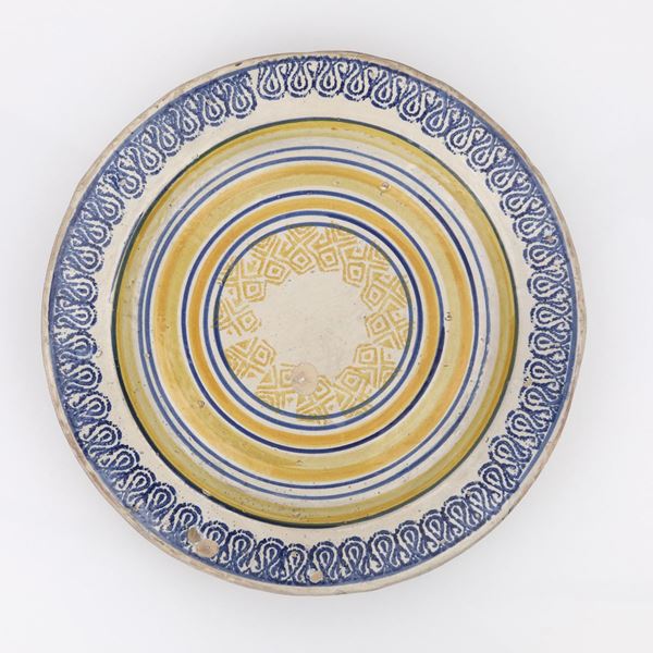 Antico fangotto in ceramica di Caltagirone