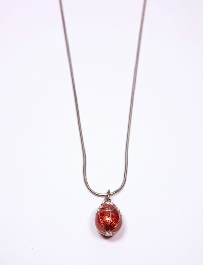 Pendente Ovetto con Catena in Argento e Smalto