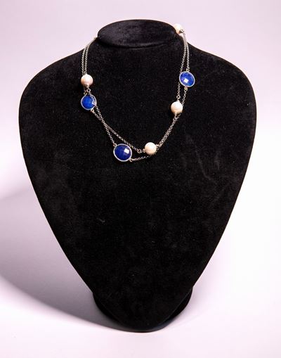 Collana a Laccio in Argento, Perle e Pietre Dure.