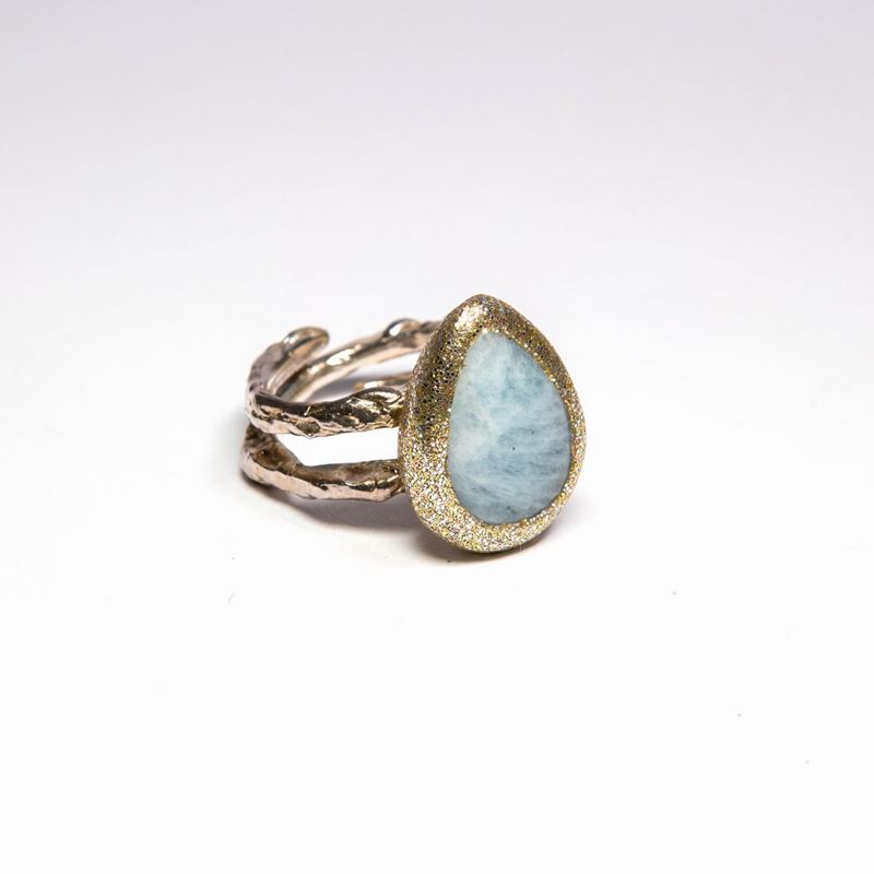 Anello in Argento con Pietra di Luna a Goccia