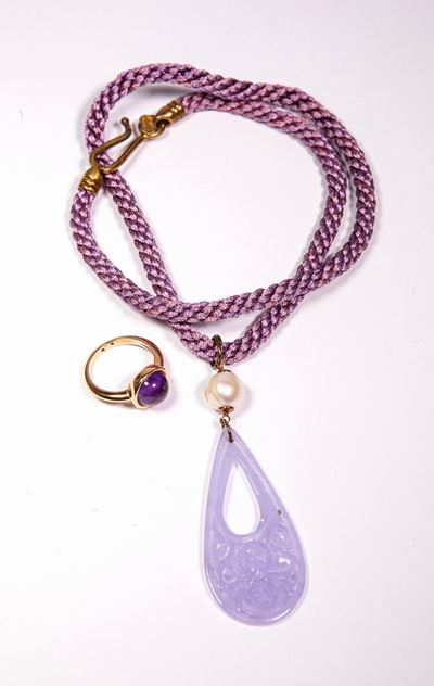 Collana con Ciondolo e Laccio in Tessuto Più Anello Tipo Ametista