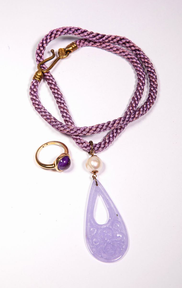Collana con Ciondolo e Laccio in Tessuto Più Anello Tipo Ametista