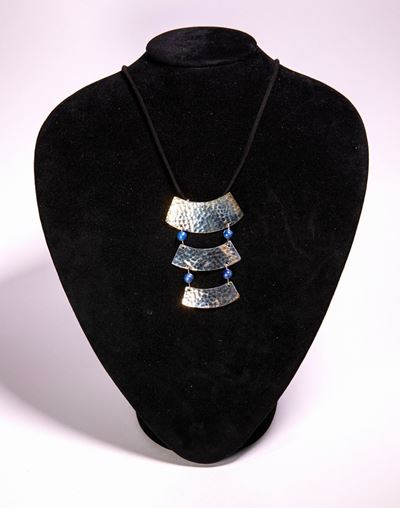 Collana in Argento, Sodalite,laccio in Velluto Nero.