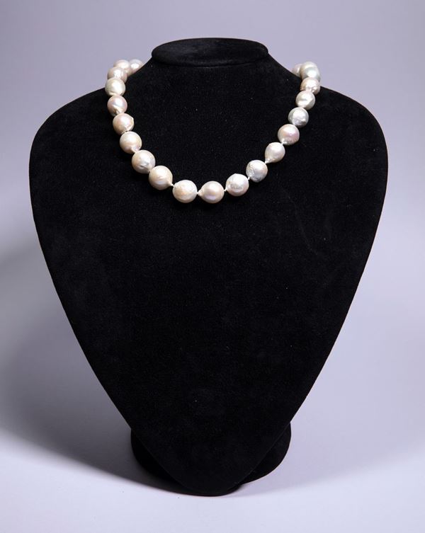 Collana di perle con chiusura in argento