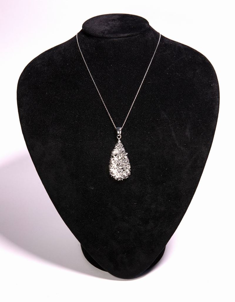 Collana in Argento con Pendente a Goccia