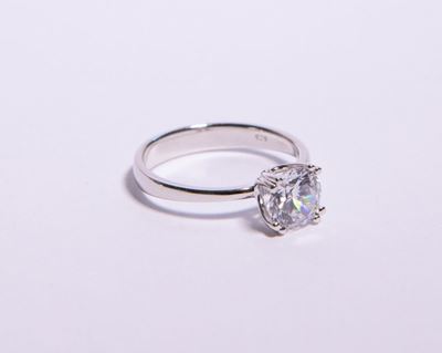Anello in Argento e Zircone in Taglio Brillante