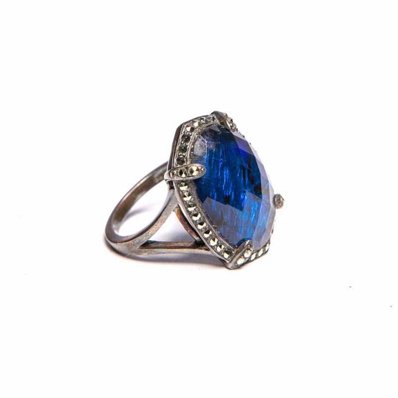 Anello in Argento Brunito con Pietra Blu