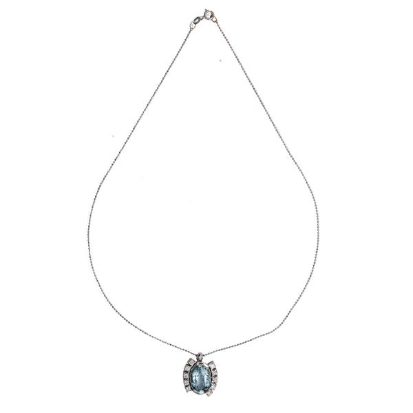 Collana pendente in oro, acquamarina e brillanti