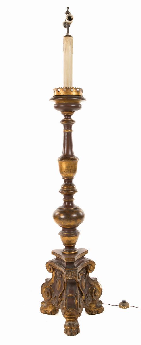 Grande torciera in legno dipinto e dorato, XIX secolo  - Asta Antiquariato, Dipinti Antichi e del XIX Secolo - Casa d'Aste Arcadia