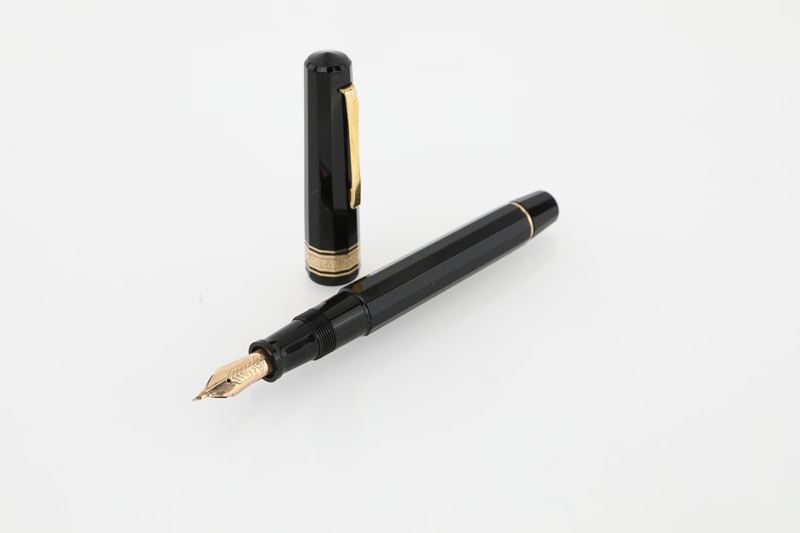 Omas Gentlemen, Penna Stilografica in Celluloide Nera