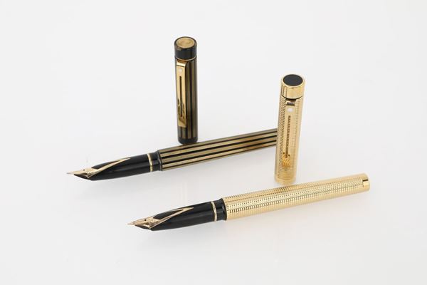 Sheaffer, due penne stilografiche, placcata oro e in metallo dorato