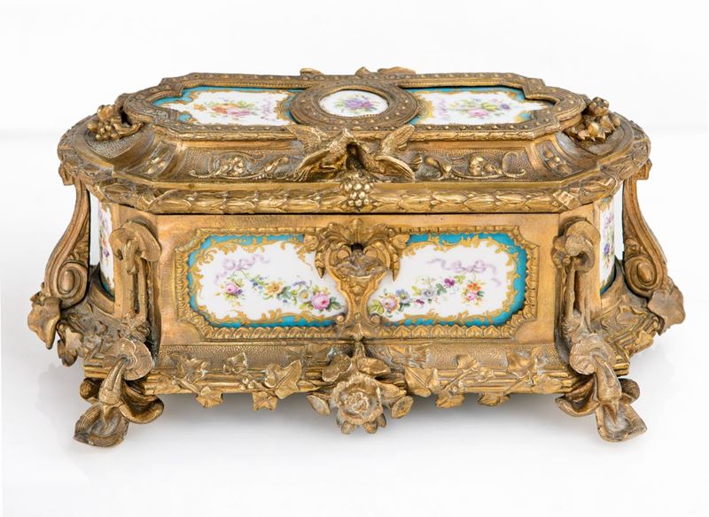 Scrigno in Bronzo Dorato e Porcellana, Tahan, Parigi, Fine del XIX Secolo