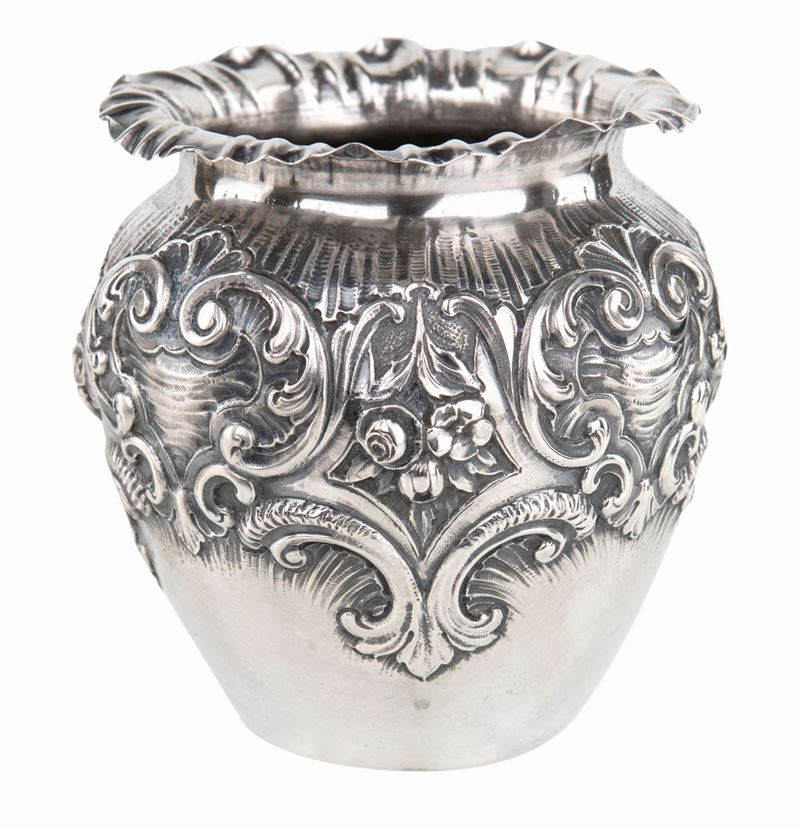 Vaso in Argento Sbalzato