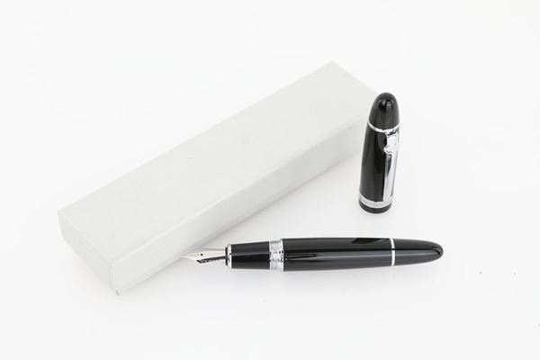 Penna stilografica con chiave di basso