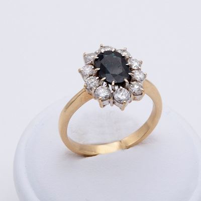 Anello Margherita con Zaffiro Ovale e Brillanti