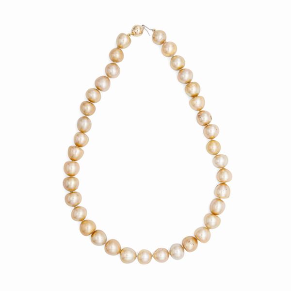Collana di perle golden south sea e oro