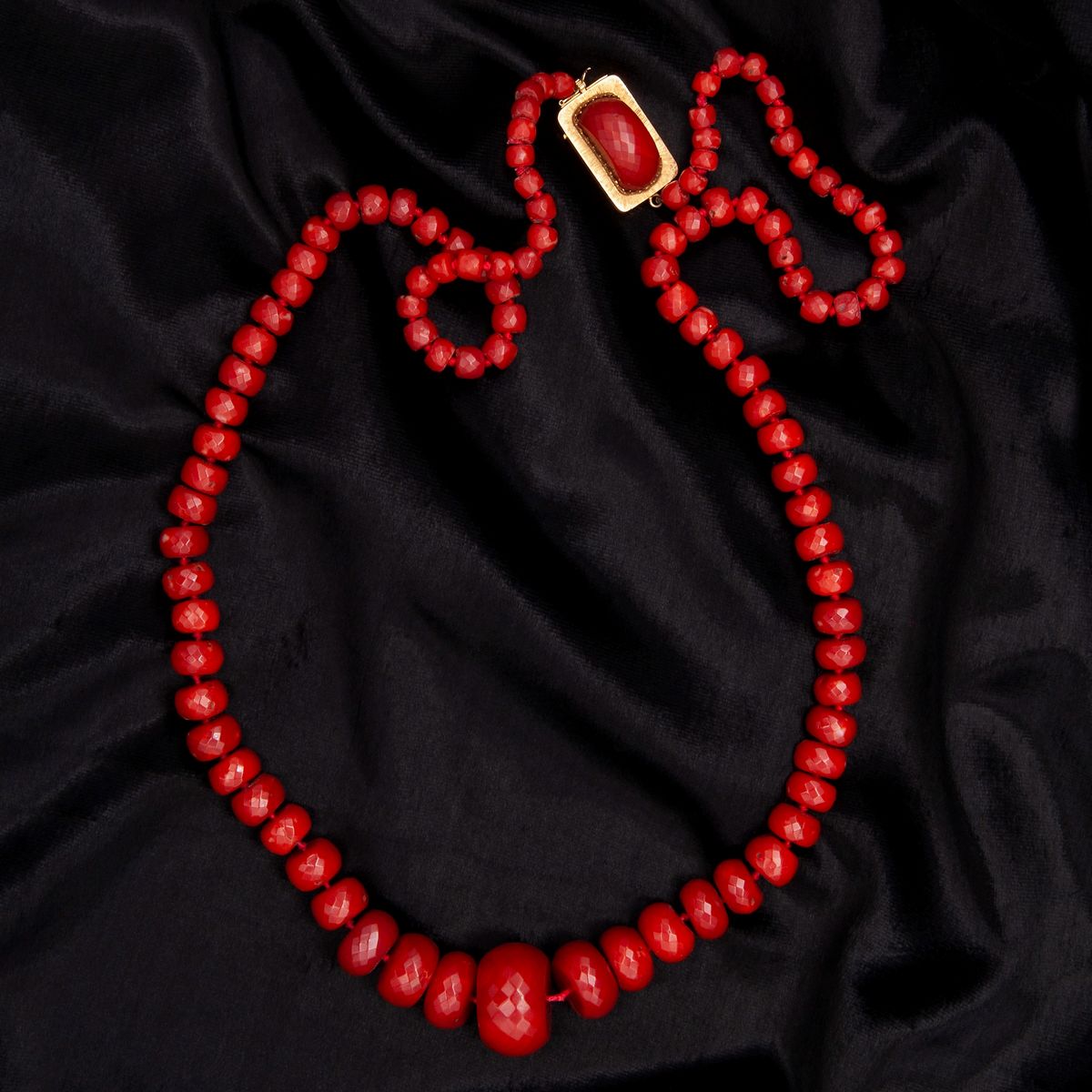 Collana in Corallo Aka con Certificato