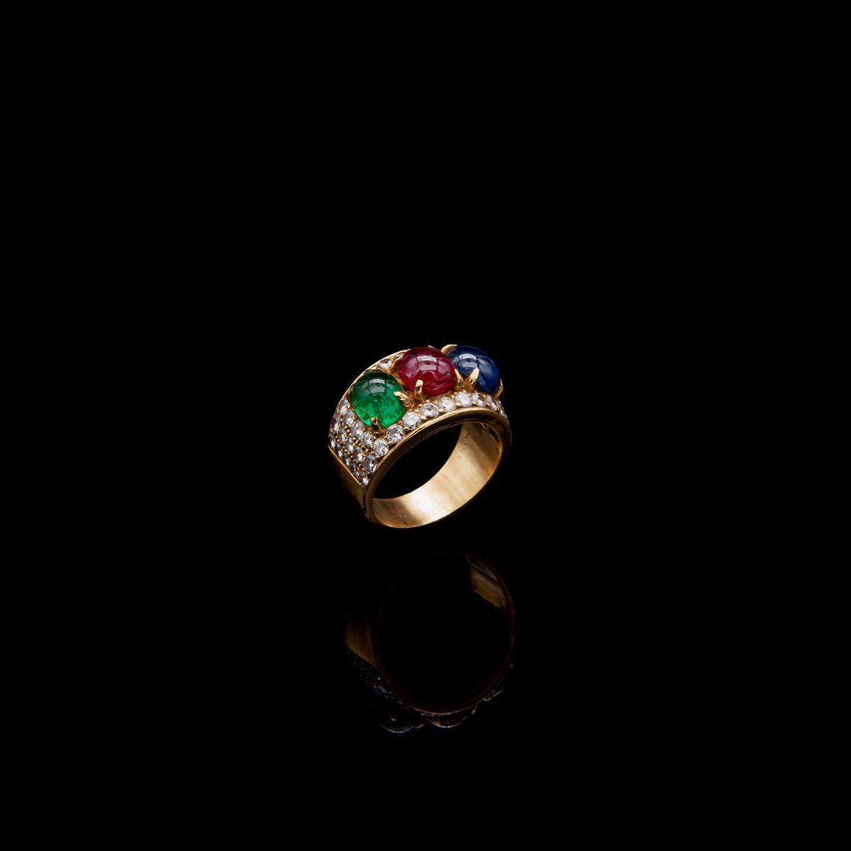 Bulgari, Anello con Zaffiro, Smeraldo, Rubino e Brillanti