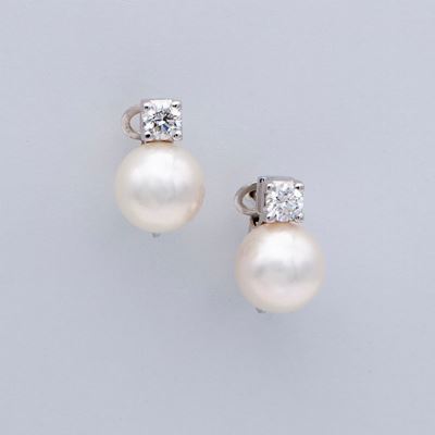 Orecchini a Lobo con Perle Giapponesi e Brillante