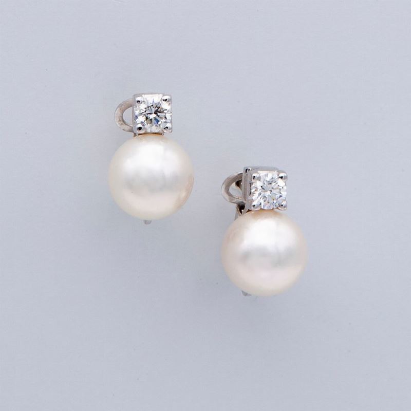 Orecchini a Lobo con Perle Giapponesi e Brillante