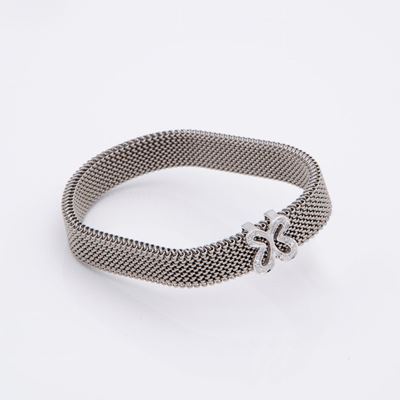 Bracciale a Maglia Elastica con Farfalla Centrale e Brillanti