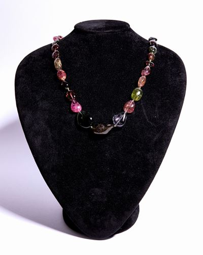 Collana con Tormaline in Taglio Pepita e Chiusura in Oro