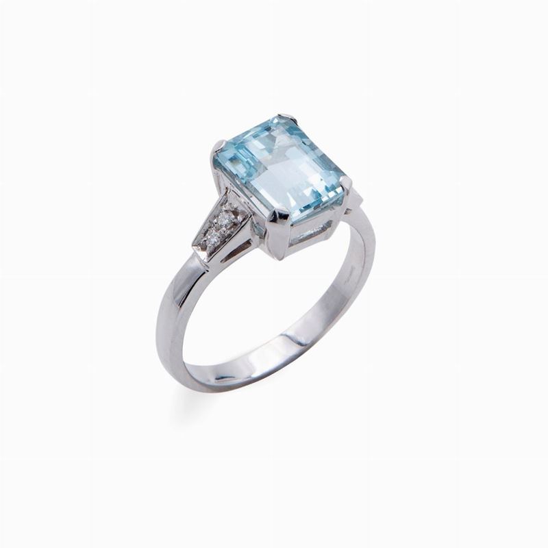 Anello in Oro Bianco, Acquamarina e Brillanti