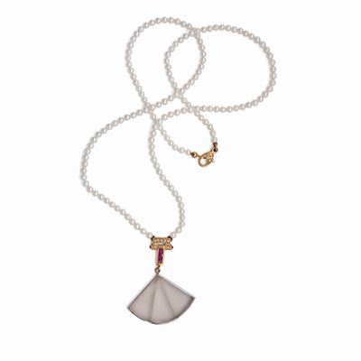 Collana di Perle con Pendente in Oro Cristallo di Rocca, Rubini e Brillanti