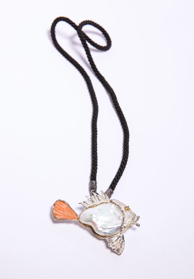Pendente Animalier in Argento, Perla e Corallo