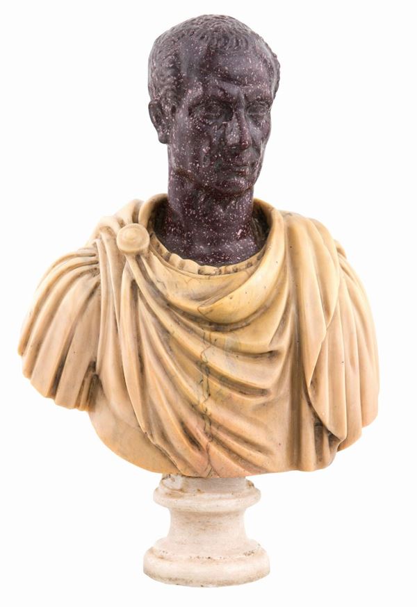 Bustino in marmi vari, inizio XIX secolo