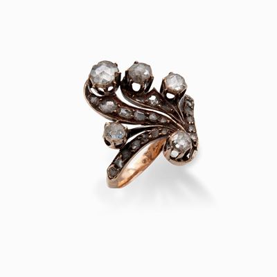 Anello Antico in Oro e Diamanti