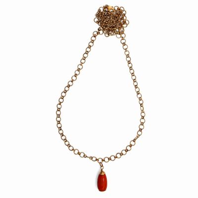 Collana in Oro con Goccia di Corallo