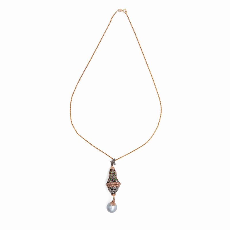 Pendente con Catena in Oro e Argento con Perla Grigia e Diamante