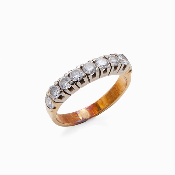 Anello a riviera in oro e brillanti