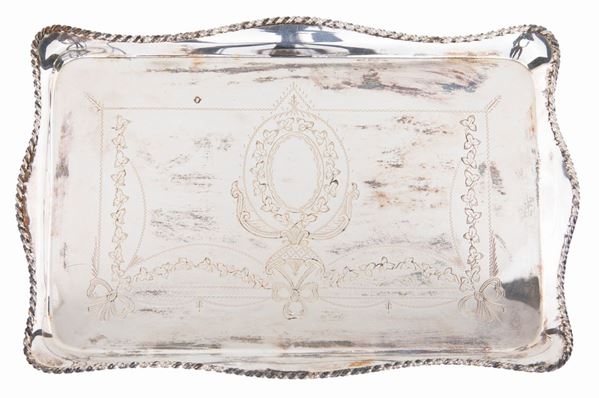 Piccola guantiera in argento 800