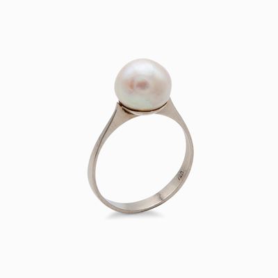 Anello in Oro Bianco con Perla Giapponese