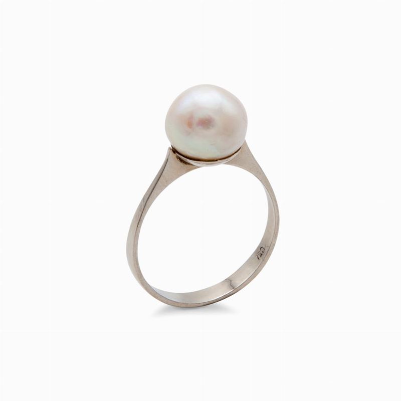 Anello in Oro Bianco con Perla Giapponese