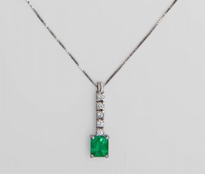 Collana con Pendente in Oro Brillanti e Smeraldo