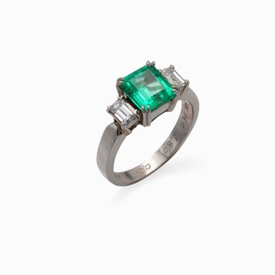 Anello in Oro, Smeraldo Colombiano e Diamanti