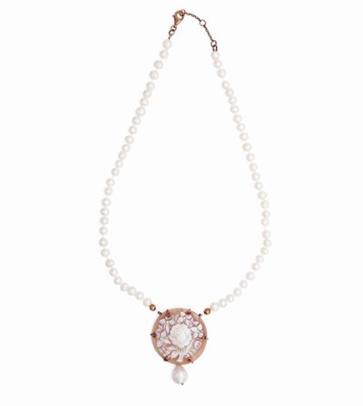 Collana di Perle Freshwater con Cammeo Floreale, Argento Dorato