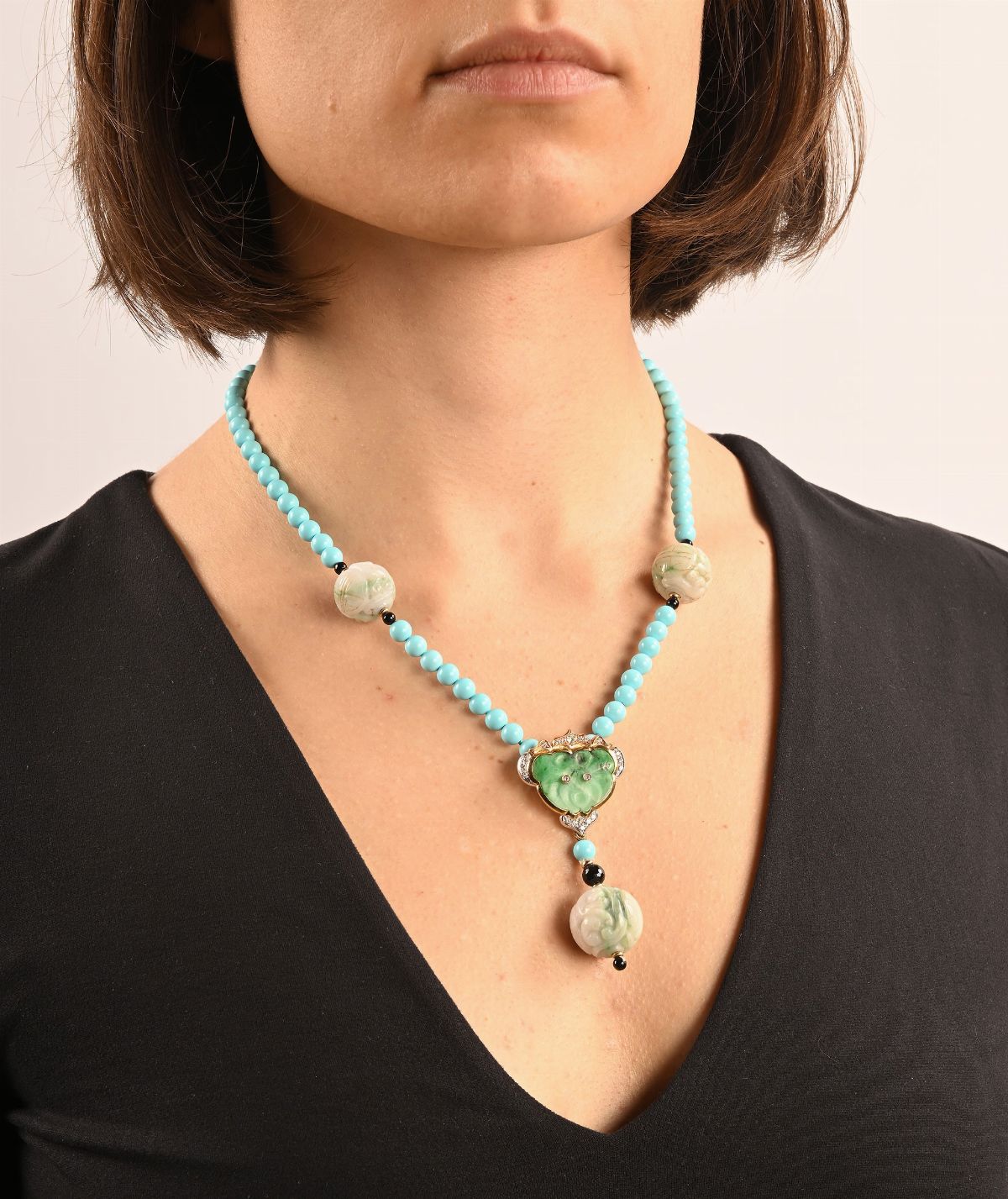 Collana in Oro e Pietre con Pendente Spilla Centrale Estraibile