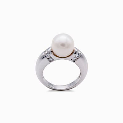 Anello in Oro, Perla e Brillanti